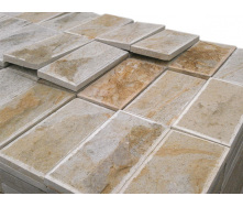 Фасадна пиляна плитка з рустом (обколка периметром) 40*20*3