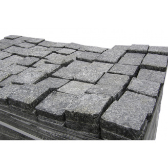 Пилено-колота брусчатка (