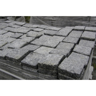 Пилено-колота брусчатка (