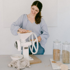 Ручний млин зі сталевими дисками Madalga Classico Вараш