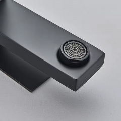 Змішувач для раковини Britc VSB-9 29х16 см Чорний Бучач