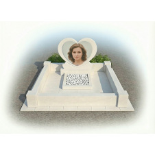 Мемориал со светлого мраморного песчаника в виде сердца