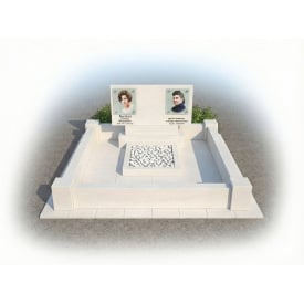 Меморіал зі світлого мармурового піщаника