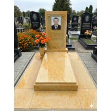 Класичний пам'ятник для чоловіка мармуровий піщаник