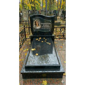 Памятник с фигурной горизонтальной стелой габбро