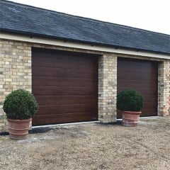 Секционные гаражные ворота Gant Plus - панель Широкая линия, размер 4200x3000 мм., цвет Венге. Ручное управление. Киев