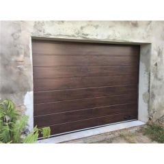 Секційні гаражні ворота Gant Plus - панель Широка лінія, розмір 3000x2500 мм., колір Темний дуб (горіх). Ручне управління. Токмак