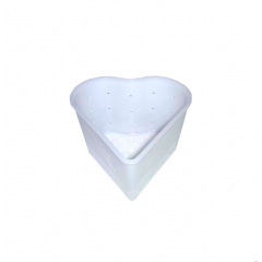 Форма для сиру "Серце" 10 х 10,5 h-6,5 см вихід продукції 0,15-0,25 кг. пластикова Консенсус Кам'янець-Подільський